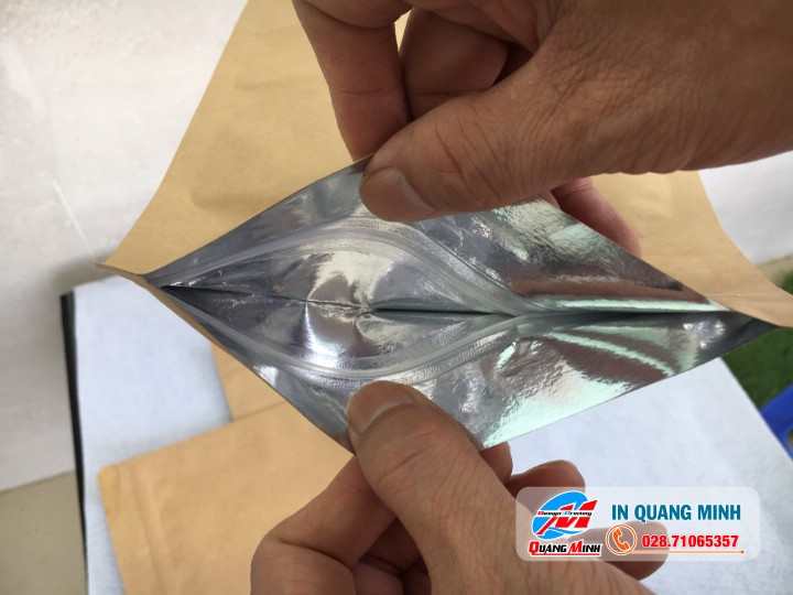 Túi zipper giấy kraft đáy ovan